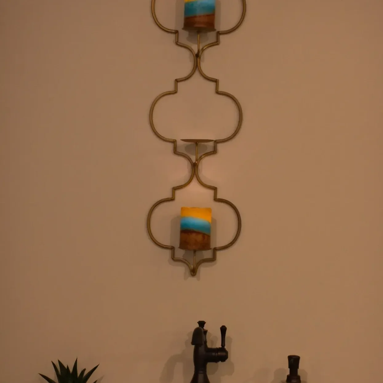 Bathroom decor with glass bowl sink